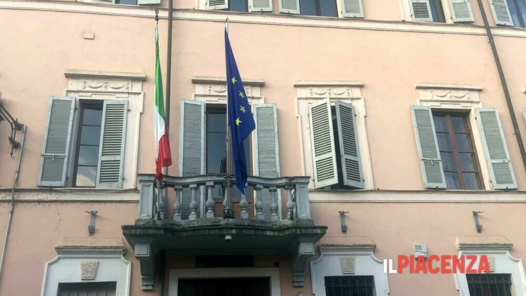 Dipendente lascia l'ufficio dopo il licenziamento per giusta causa