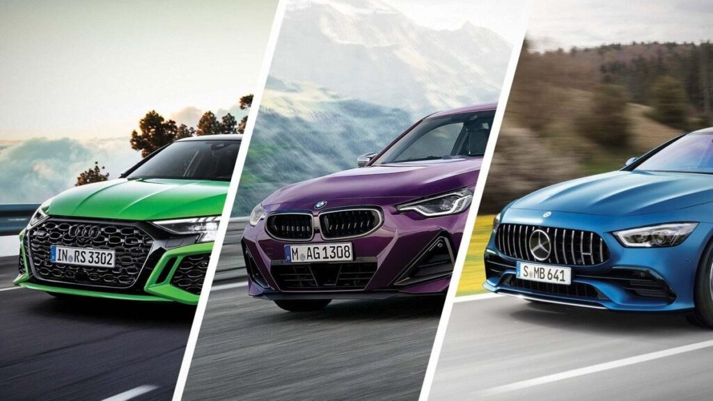 Acquirente controlla il motore di una Mercedes BMW Audi usata